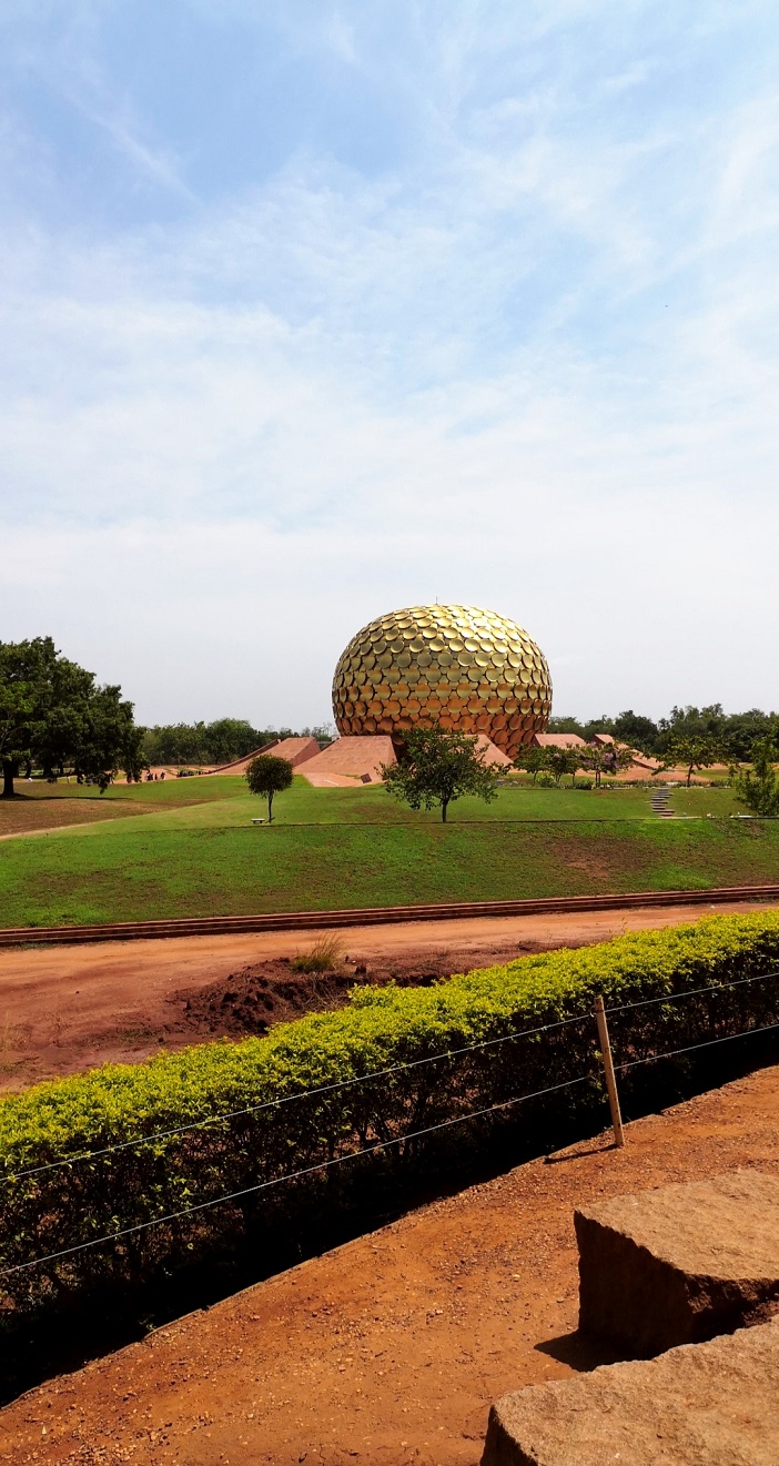 Planstadt Auroville Indien Bild